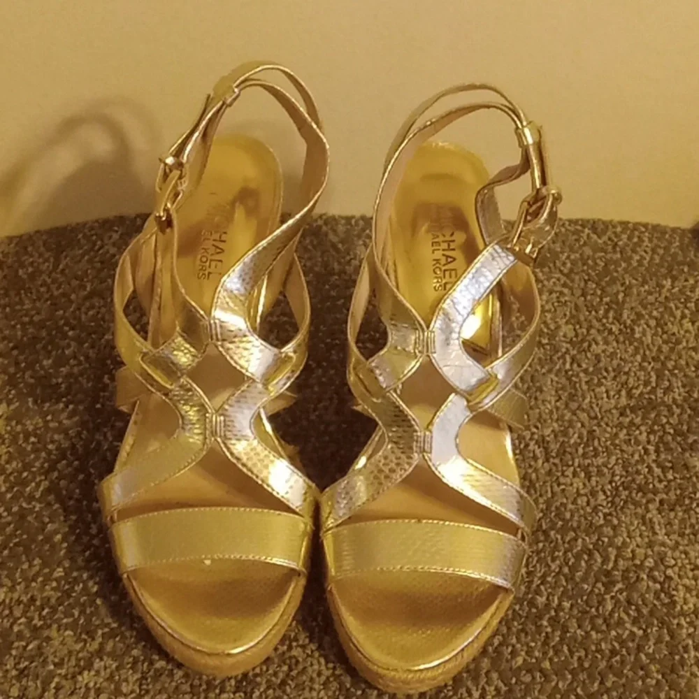 Michael kors gold faux animal skin espiradilles sandals size 9